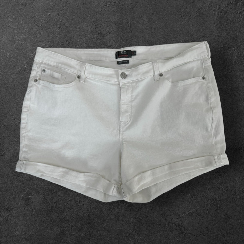 Torrid Jean Shorts Womens Size 22‎ Plus White Vintage Stretch Mid Rise Cuffed